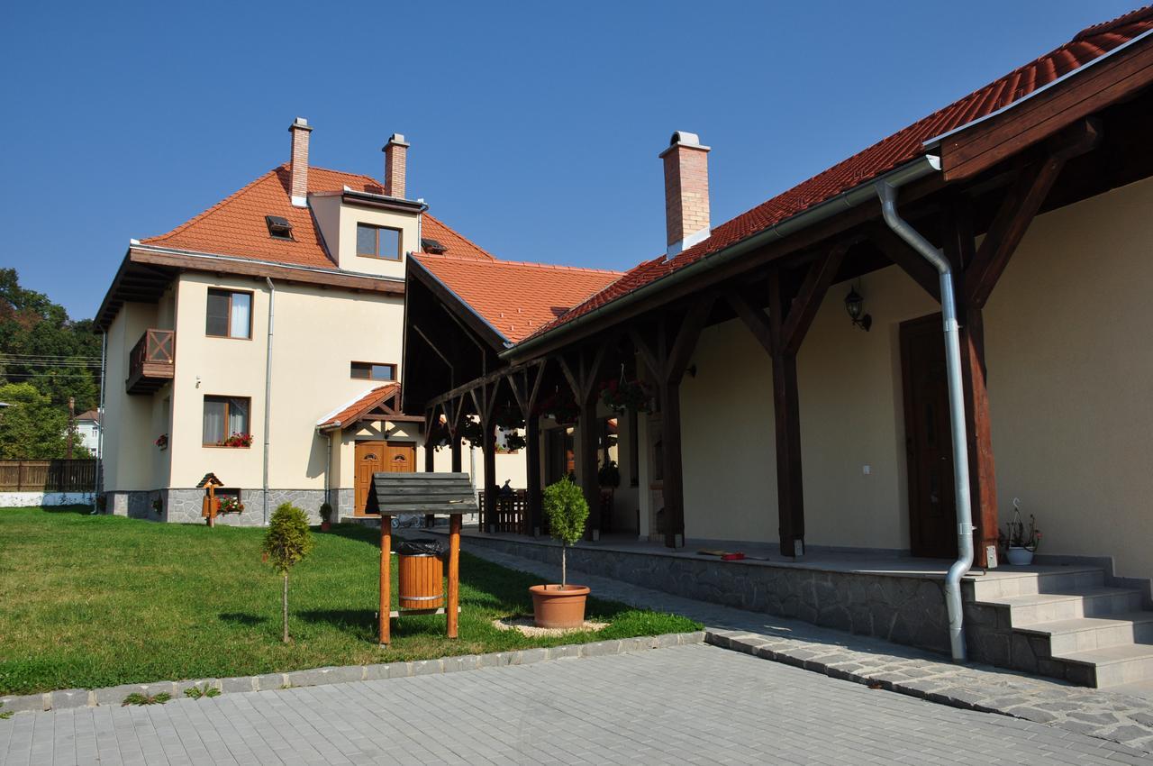Vila Anna Malnas Bai Extérieur photo