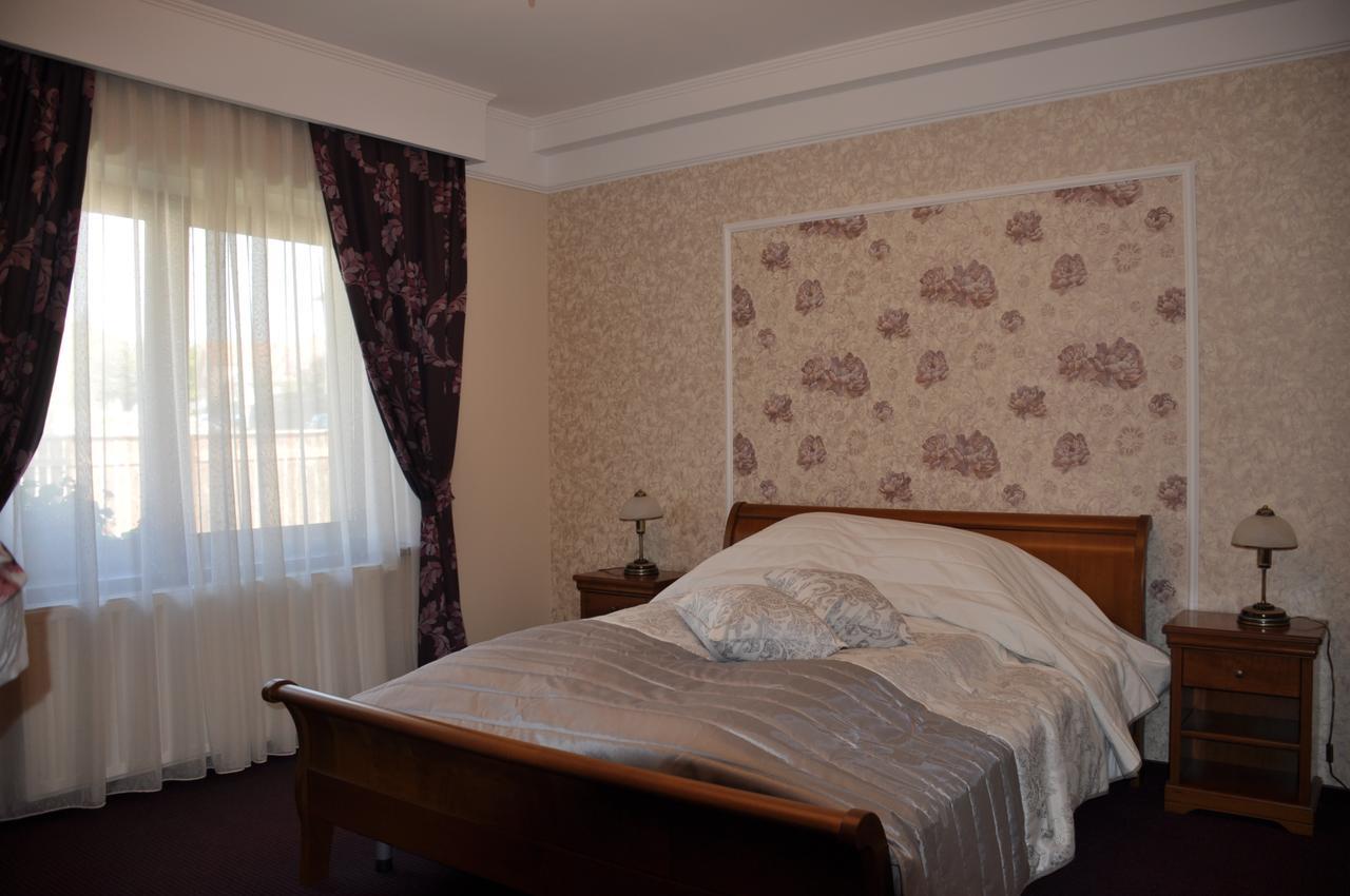 Vila Anna Malnas Bai Extérieur photo